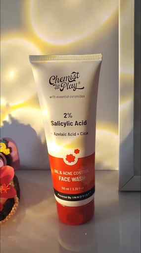 2% salicylic acid facewash with Azelaic acid and cica to con