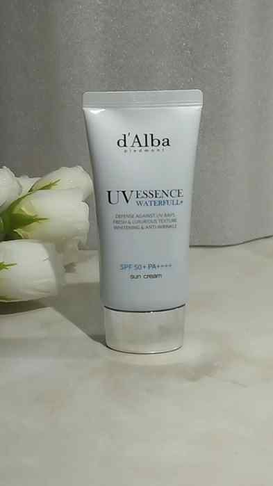 @dalba_india SPF but make it ✨ glowy ✨
The d'Alba essence s