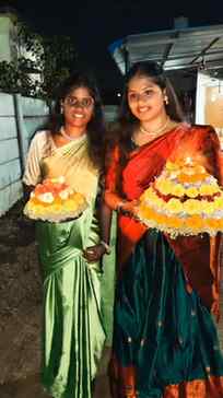 🪷Bathukamma ni chet̄ilo pattukunna Gouramma lekunnadhi🪷❤️�