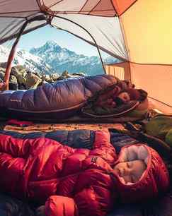 How cute is this little camping fam? 😍🧡 Tag someone who ne