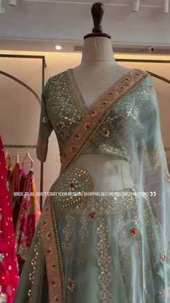 One store @nidhi_tholia you’ll want on your bridal shopping