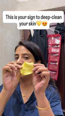 Me: My face is clean.
The turmeric pad: Are you sure? 🤨
#