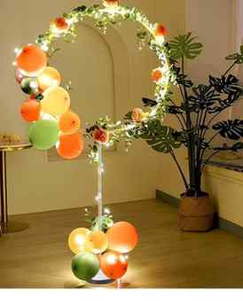 This is your sign to stop using tape for balloon backdrops �