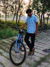 सड़कें गाँव की हैं, लेकिन सपने पूरी दुनिया के हैं। 🚴♂️🌍🔥