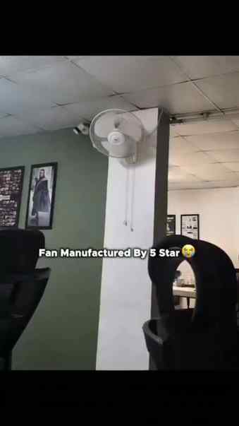 This fan has main character energy just here for the vibes😎