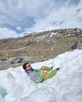 ❄️Khamoshi bhi kabhi kabhi sabse loud hoti hai 🤫✨