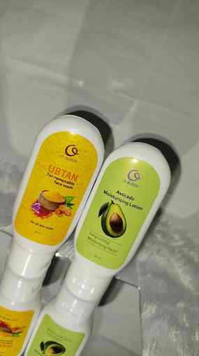 1.Ubtan tan removable face wash: it help cleans the skin and