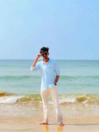 Live In a moment 🌊✨
#beachlife #beachvibes #sea #trip #SHE