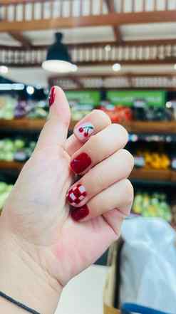 Hi September cherry 🍒red gel nails arts
No extensions, just