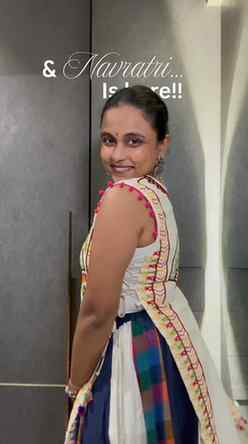 Talking about Navratri… and suddenly, it’s all about the gar