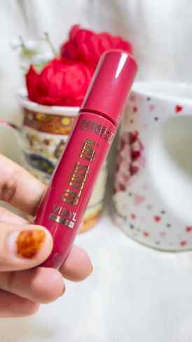 everyday favorite. 💋✨
This glossy beauty gives the perfect 
