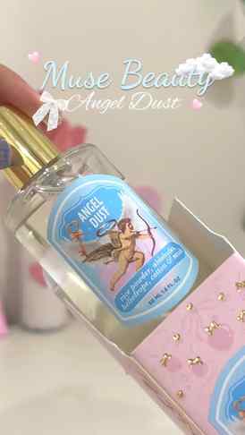 A perfume that smells like baby powder, soft, cozy and feels