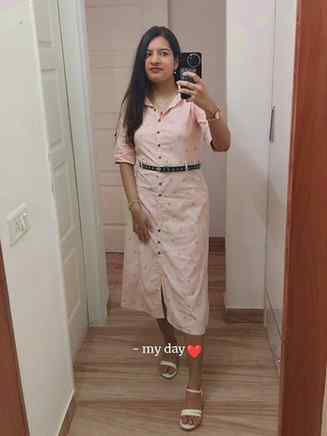 Grace in her soul, elegance in her outfit. 💗🌷💅

#happines