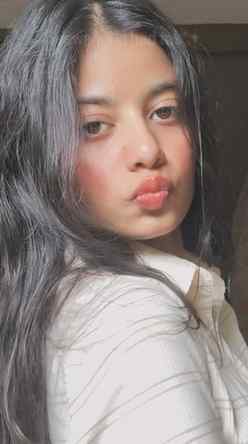 Mujhe tumse mohabbat hai, deewangi ki had tak 🦋✨
#reels #re