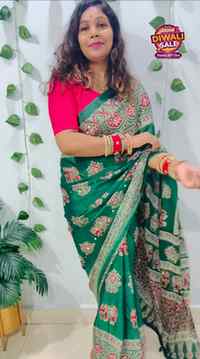 Festive season ke liye ekdum stylish, lightweight aur gorgeo