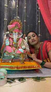 Talking with Bappa ❤️🩷
.
.
.
.
.
.
#ganpatibappamorya #funn