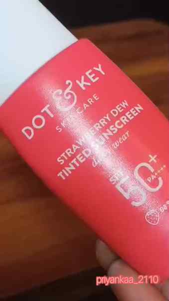 Perfect for no makeup makeup look❤️
Dot & Key Strawberry Dew
