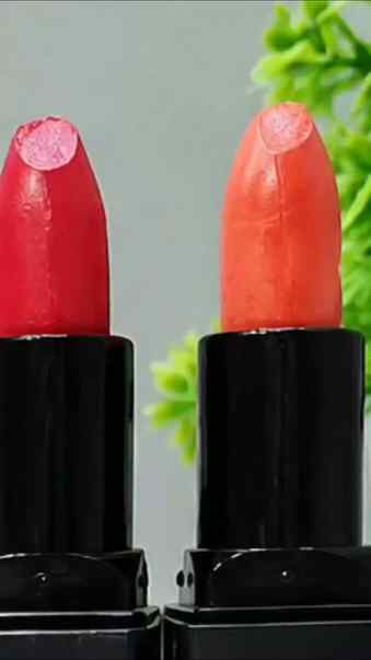 💄✨ Two shades, two moods, ONE gorgeous pout! 😍
🌸 Rosy Blu