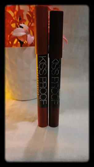 Two beautiful shades, one flawless finish. Lightweight, soft