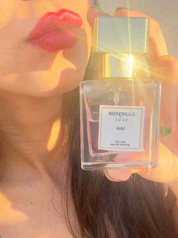 My current obsession deserves a 💋

@ronzillecosmetics 

#ro