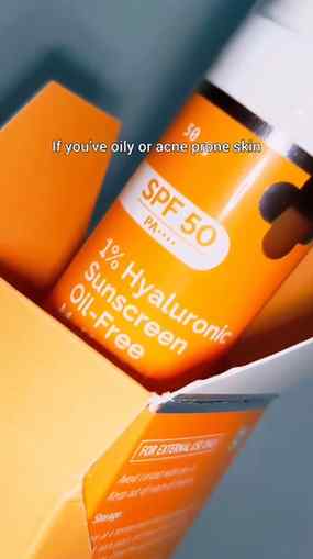☀️ Oily skin + sunscreen? This one just gets it!

✨ Feather-