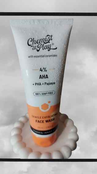 I'm in love with this chemist at play gentle exfoliating fac