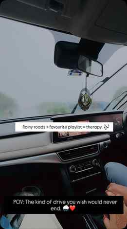 Rainy roads + favourite playlist = therapy. 🎶
.
.
.
.
.
#ra