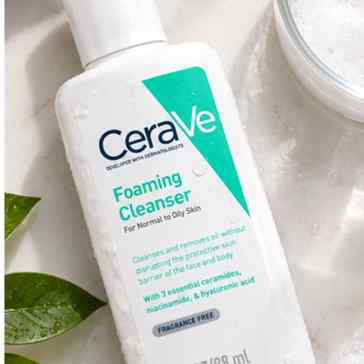 A gentle cleanse, fresh skin & barrier-loving care 🫧🤍
Cera