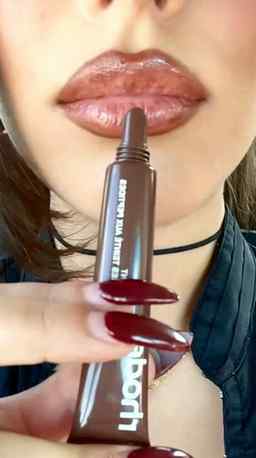 Only if android could capture better🤏😭

Lip liner @reached
