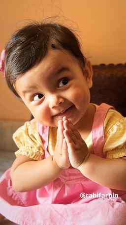 Cute face, naughty style… Babli is here to steal the show! �