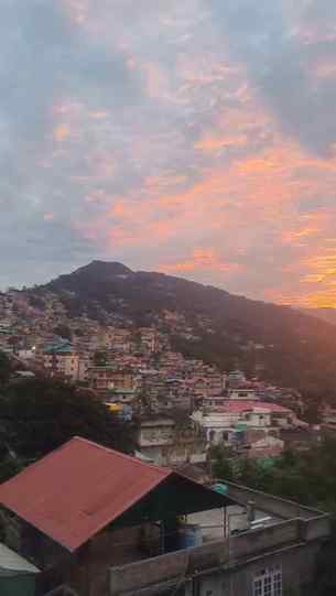 Sky on fire this morning 🔥
📍 kalimpong
#viral
#fyp
#ree