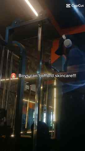 Boys can't afford skincare😏😮‍💨

#gymmotivation #diet #gai