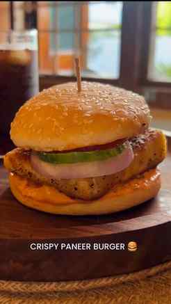 Crispy paneer, fresh veggies and a creamy sauce all packed i