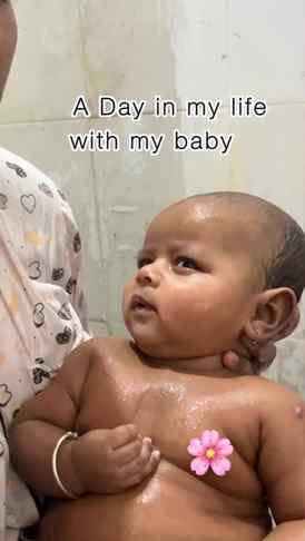 तुमच्या baby la anghol kon ghalta 🥰 
❤️ comment मध्ये नक्की