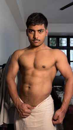 Tagda bnne pe dhyan do mere bhai

#fitness #motivation #gym