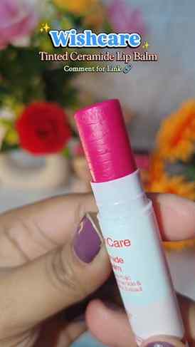 No lipstick? No problem 💕
This tinted lip balm gives the cu
