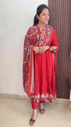 इतका सुंदर Anarkali Suit Set… आणि तोही Myntra वर! 😍✨

Coupo