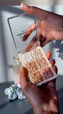 @reachedmars buy your highlight click on the product button!