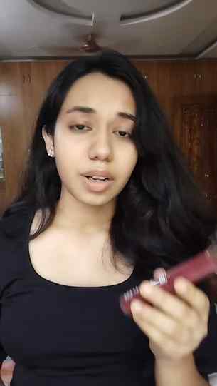||Elle 18 Liquid Matte Lipstick||
Brown lips, but make it e