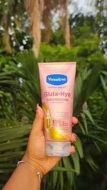 ✨ Dewy skin, without the sticky feel! 💖
Vaseline Gluta-Hya