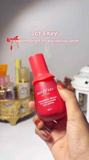 Strawberry glow in a bottle 🍓✨
Dot & Key Strawberry Dew Br