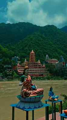 Ganga ke kinare beth ke 🙇
.
.
..
#reels #viralreels #trendi
