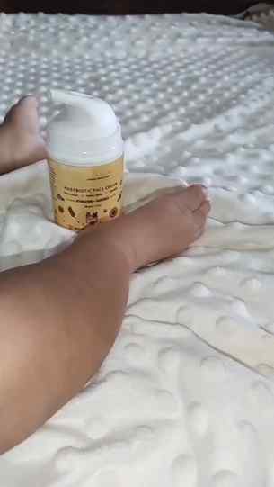 1 cream. 2 people. 0 worries 💛
"making babies smile" Postb