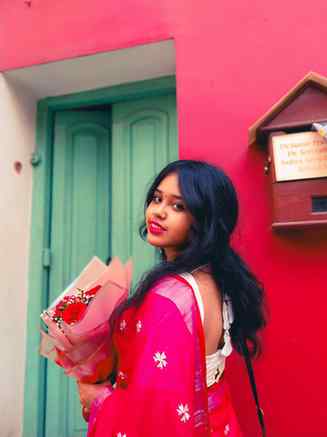 গড়িয়াহাটে তোমায় পেলে
বসন্ত কিনব চৈত্র সেলে।।🙂↕️❤️
📸 @