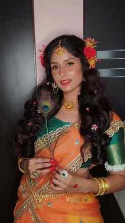 कुछ पुराने रंग, कुछ खूबसूरत यादें… 🌸✨
My Radha Rani look fr