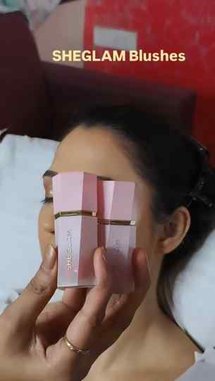 The blush makes all the difference ✨
A soft flush to complet