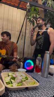 The kind of guitar session where EVERYONE suddenly becomes a