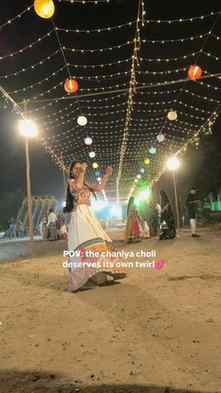 The twirl ๐ซถ๐ป
.
.
.
.
#twirl #fyp #reels
(chaniya choli,