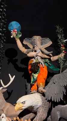 This is your sign to go pandal hopping 🙏🏻🌸
.
.
.
#reels #