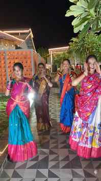 Again Bangles !🩷🧿
.
.
.
#viral #love #explore #dance #reel